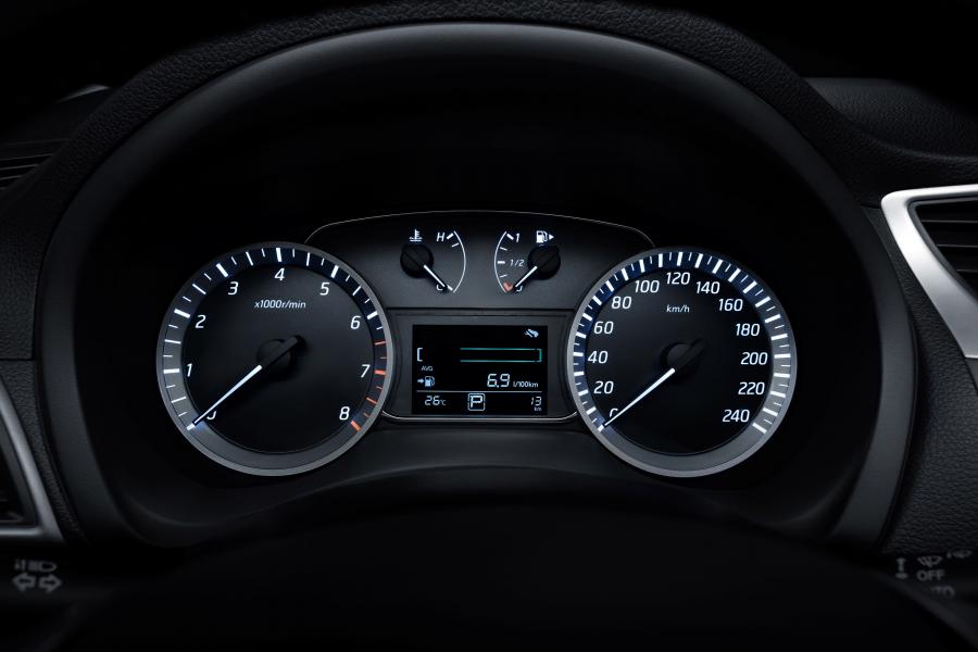  Nissan Sentra 2014 года  (RU) (фото 12 из 40)